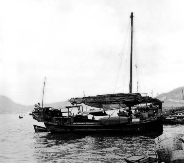 Plate 4: During the early period of the industrialisation of Hong Kong, cargo junks were commonly used in trading activities, 1956